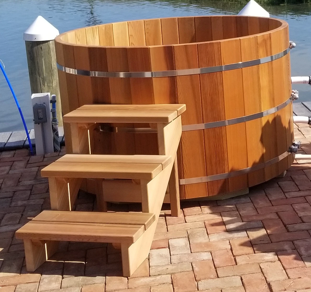 5x36 Round Hot Tub with Steps