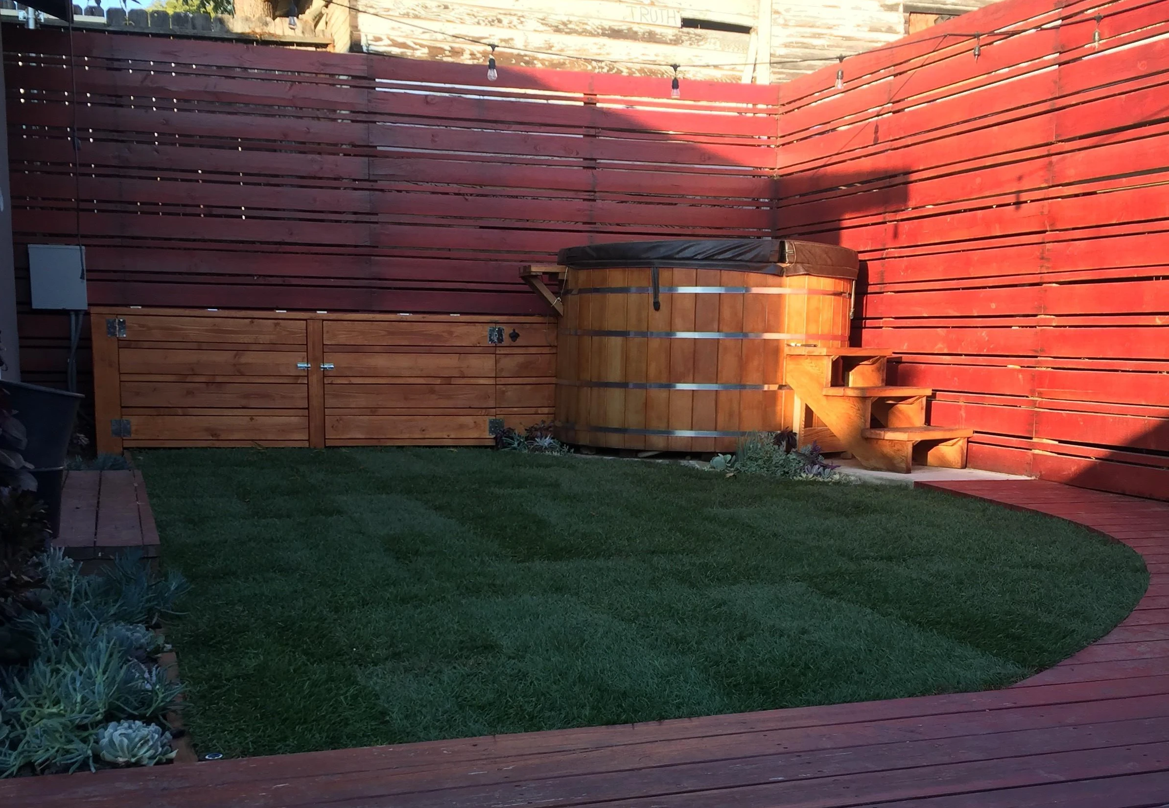 6' Round Cedar Hot Tub - Image 4