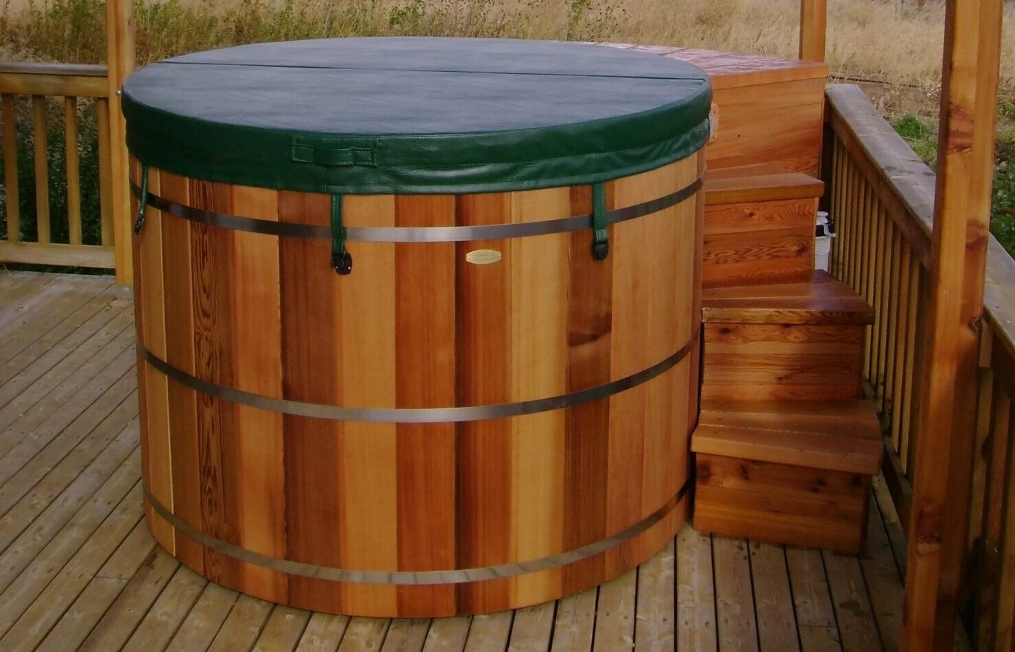 5' Round Cedar Hot Tub - Image 9