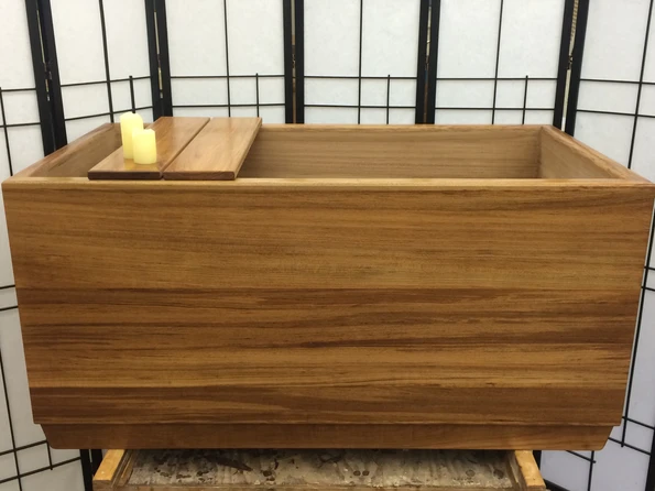 Onsen Ofuro Soaking Tub in Teak