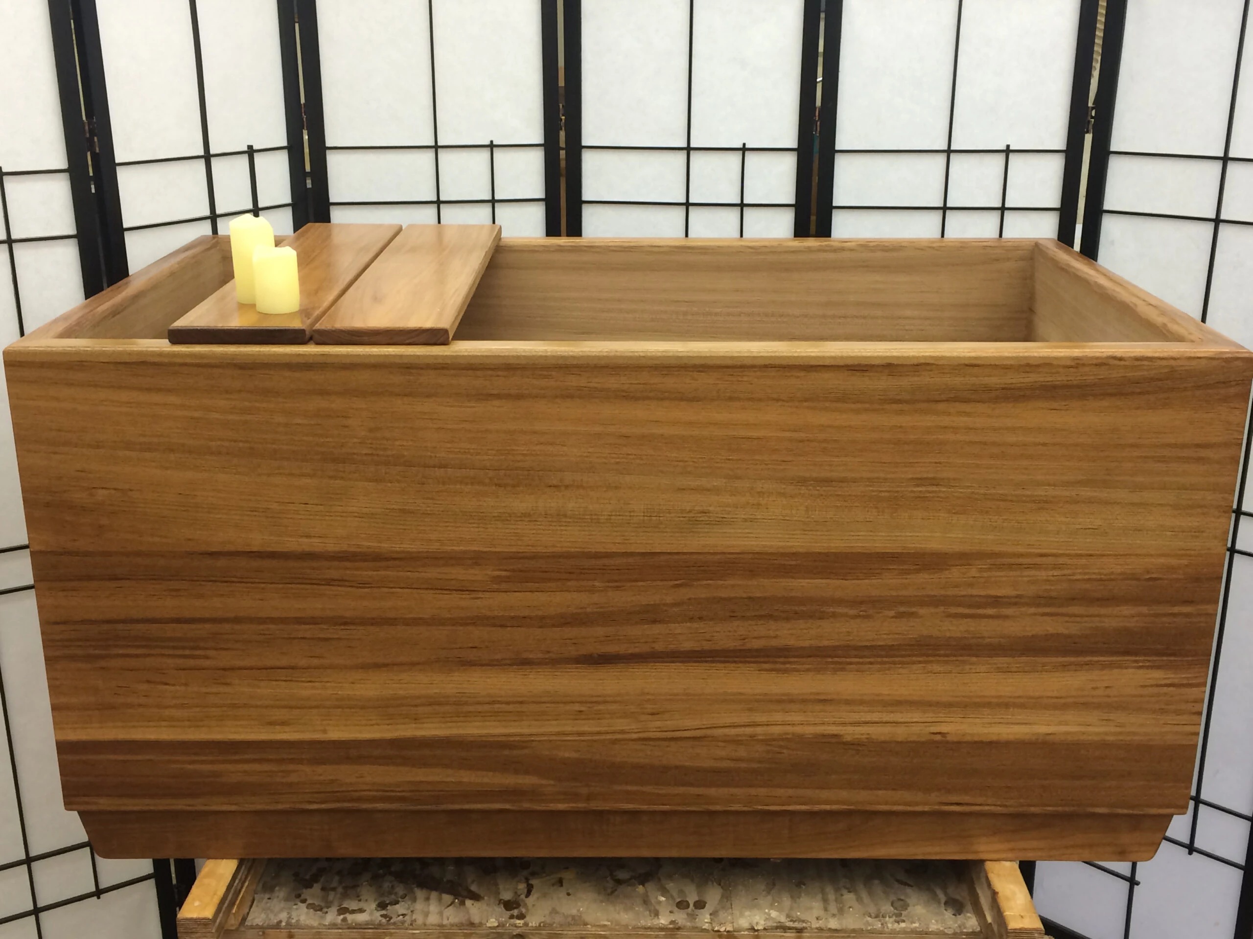 Onsen Ofuro Soaking Tub in Teak