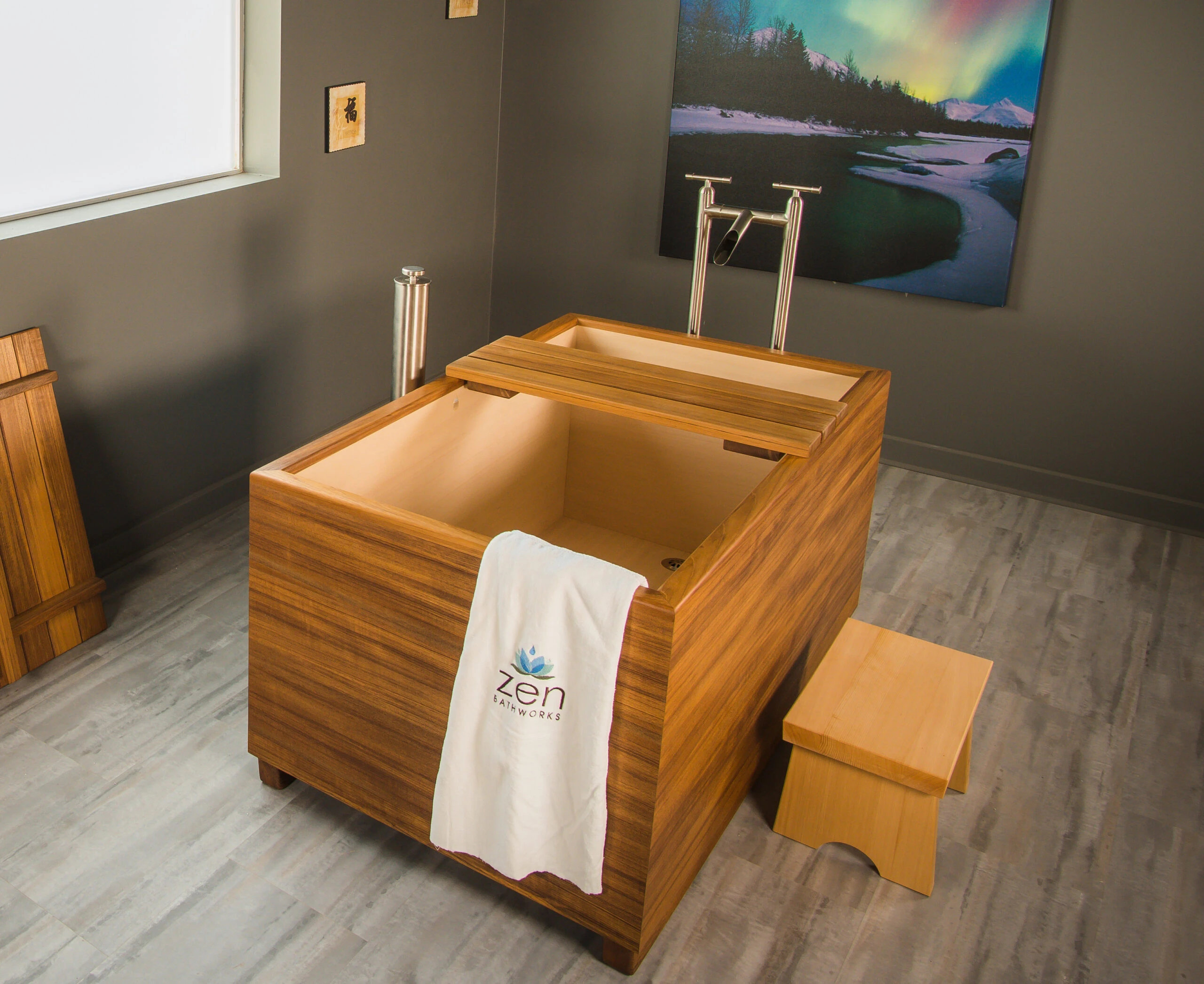 Onsen Ofuro Soaking Tub in Hybrid Hinoki and Teak