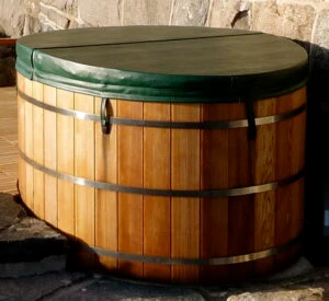 6' cedar elliptical hot tub with vinyl cover