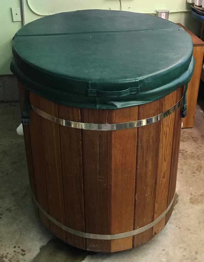 4' Ellipse Cedar Hot Tub